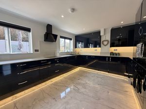 Photo 18- click for photo gallery